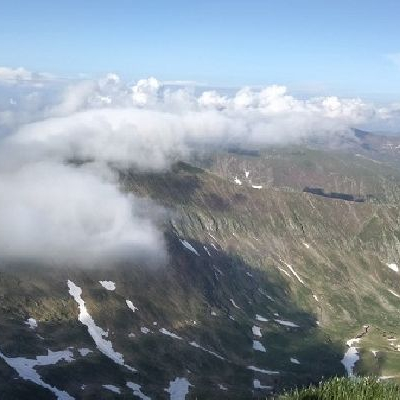 Найвища гора Румунії Молдовяну.jpg