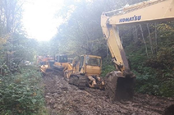 Туристичний край стає промзоною: на Закарпатті почали будувати газову свердловину