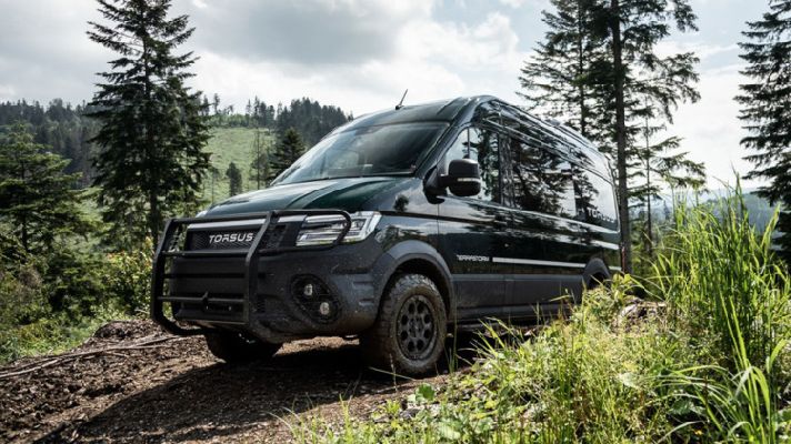 В Україні представили унікальний автобус-всюдихід. ФОТО
