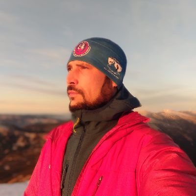 Зимові Карпати та їхні ризики. Василь Фіцак розкрив секрети порятунку людей в горах