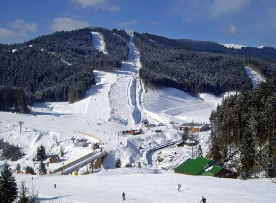 Зимові курорти Карпат, які в 5 разів дешевші за Буковель
